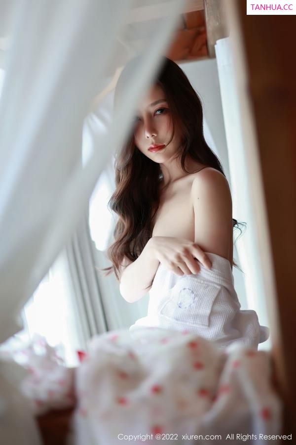 尹甜甜  [XiuRen]高清写真图 2022.04.27 No.4932 尹甜甜第13张图片